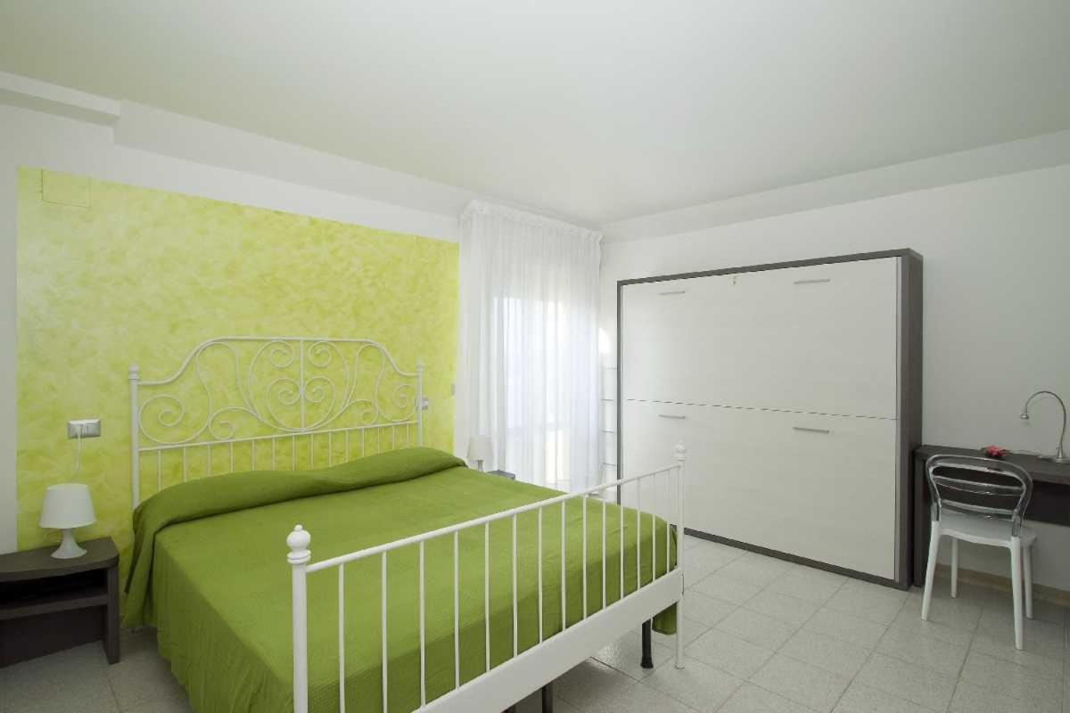 Hotel La Maestra Гроттамаре Номер фото